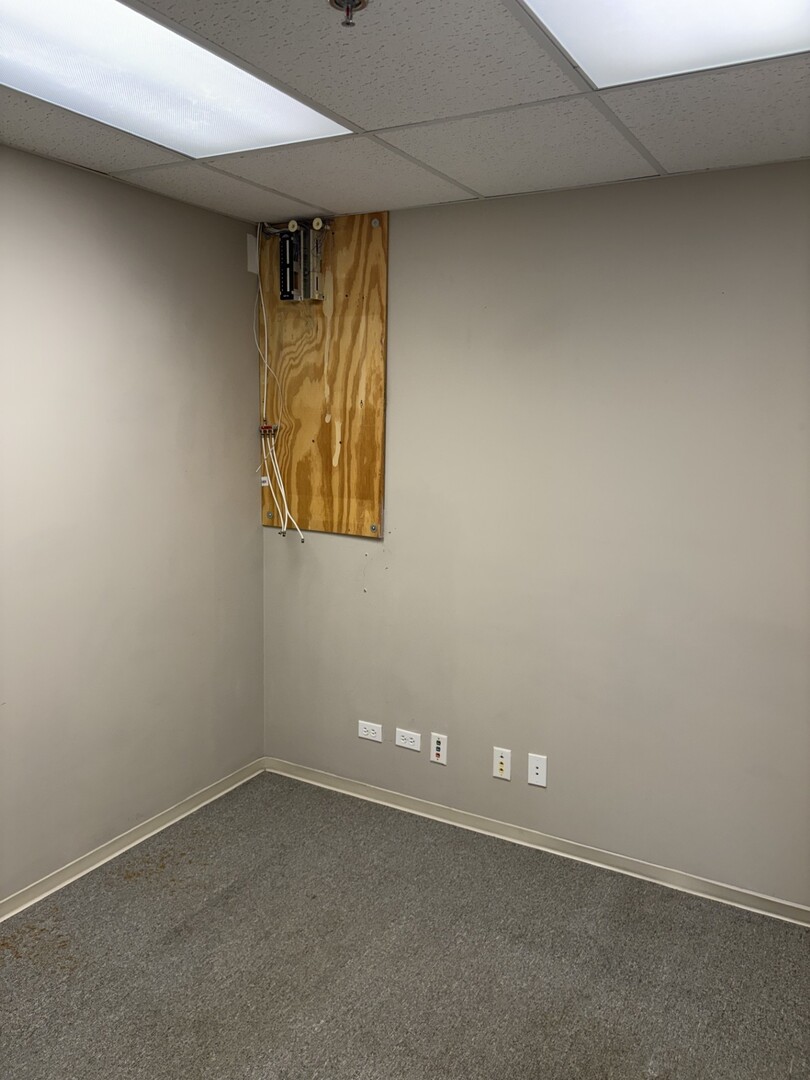 1001 E Chicago Avenue 111 Property Photo 6