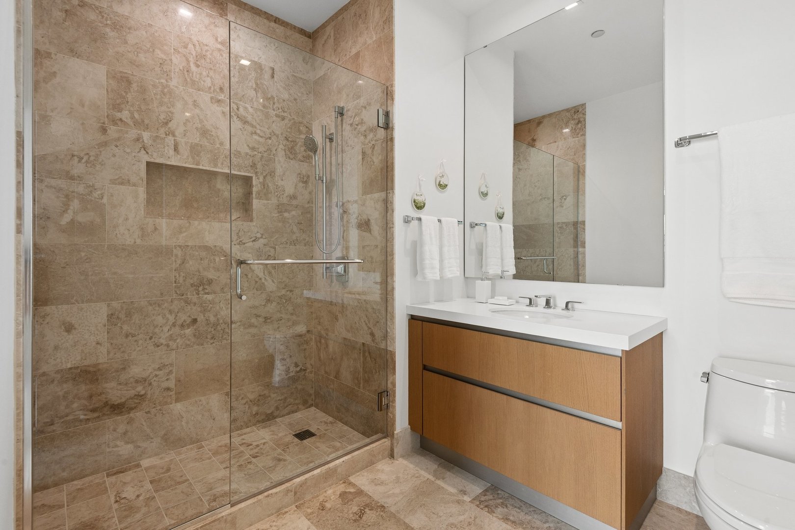 363 E Wacker Drive 4209 Property Photo 18