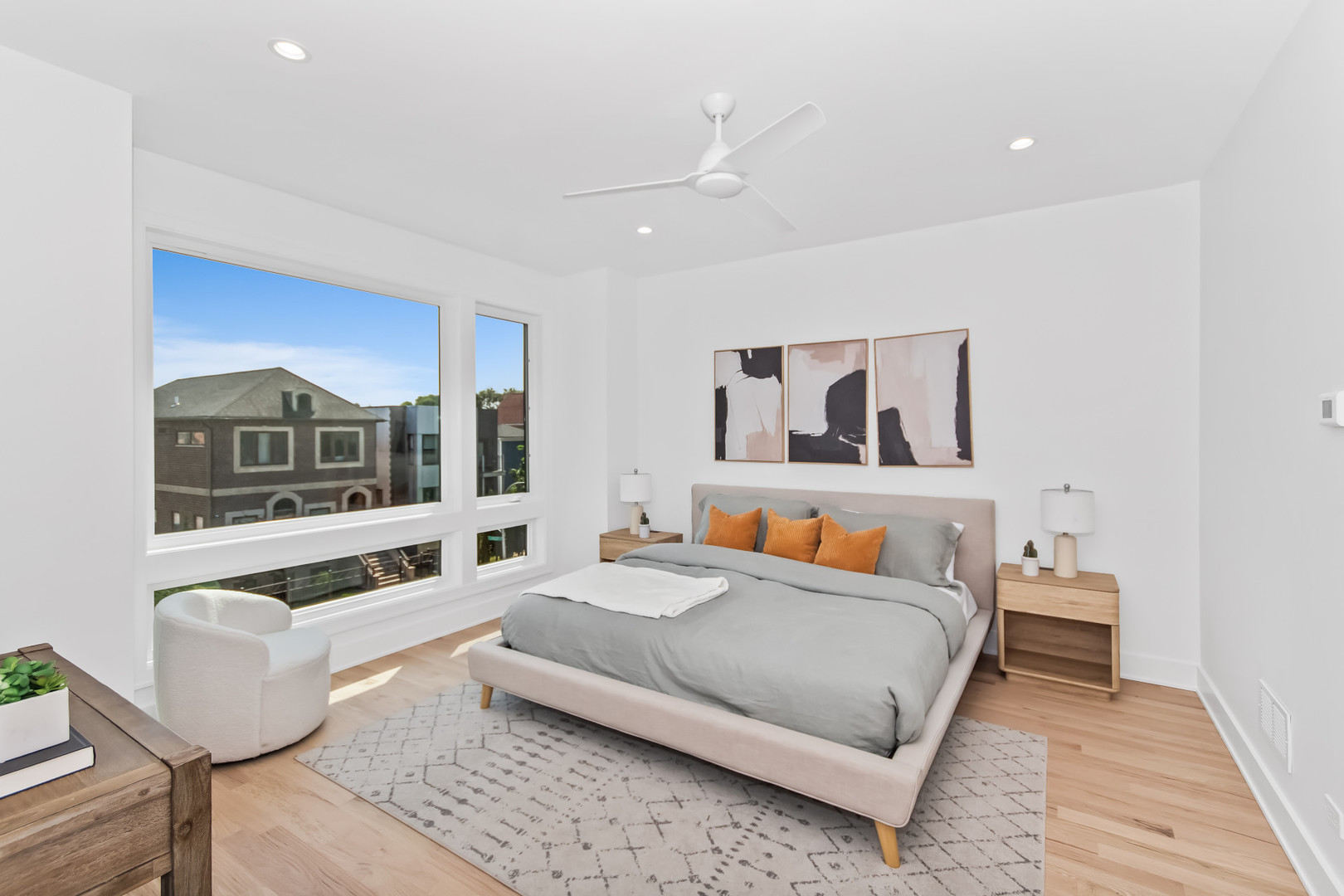 708 E 41 Street Property Photo 16