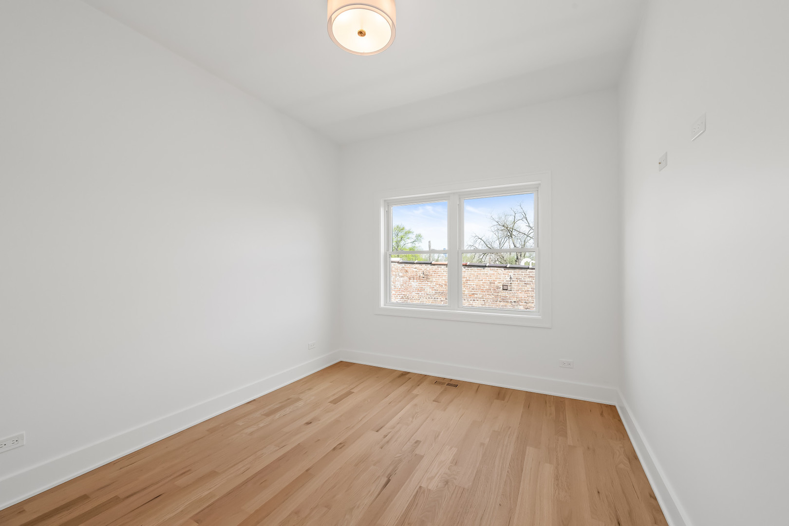 708 E 41 Street Property Photo 32