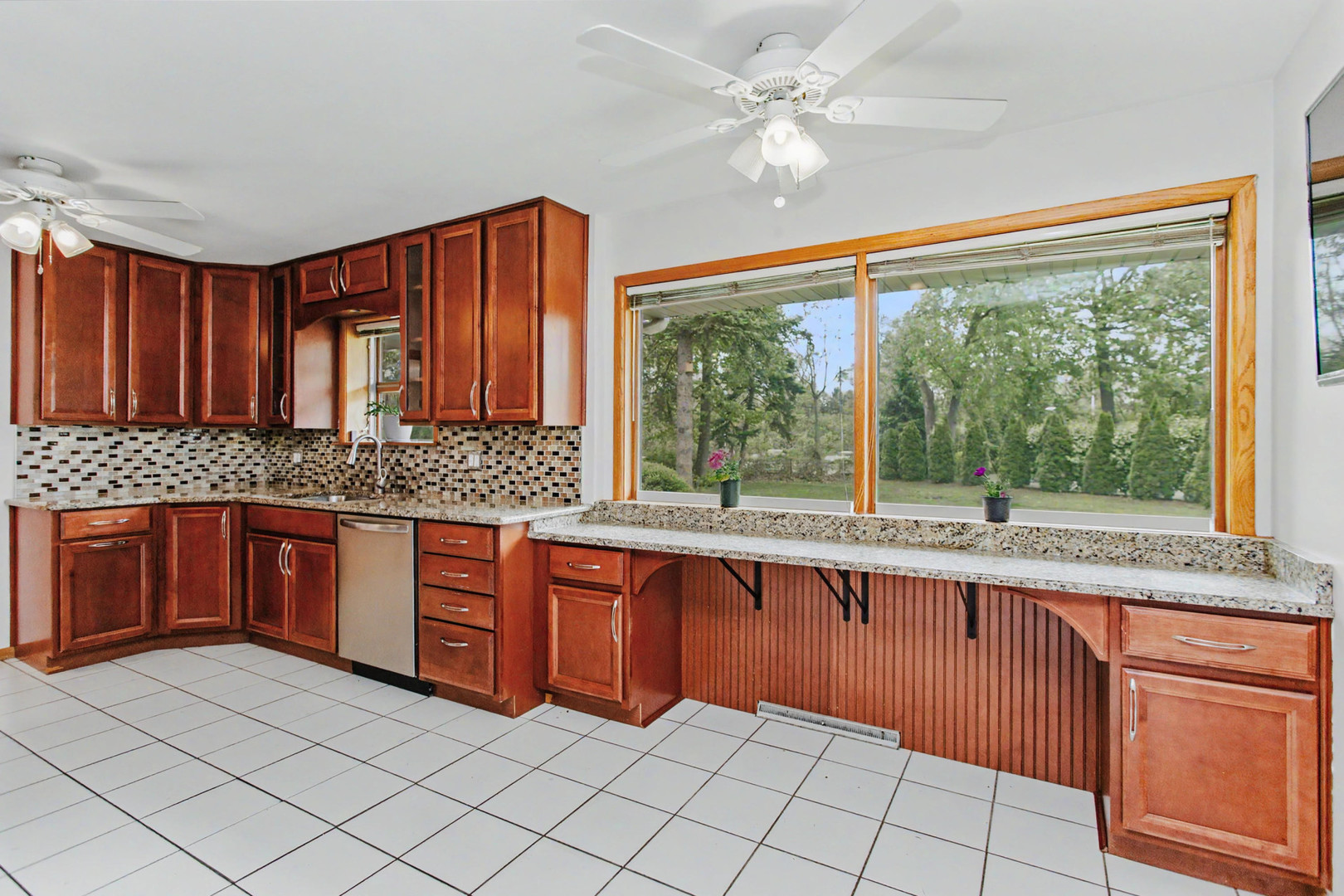6503 N Longmeadow Avenue Property Photo 15