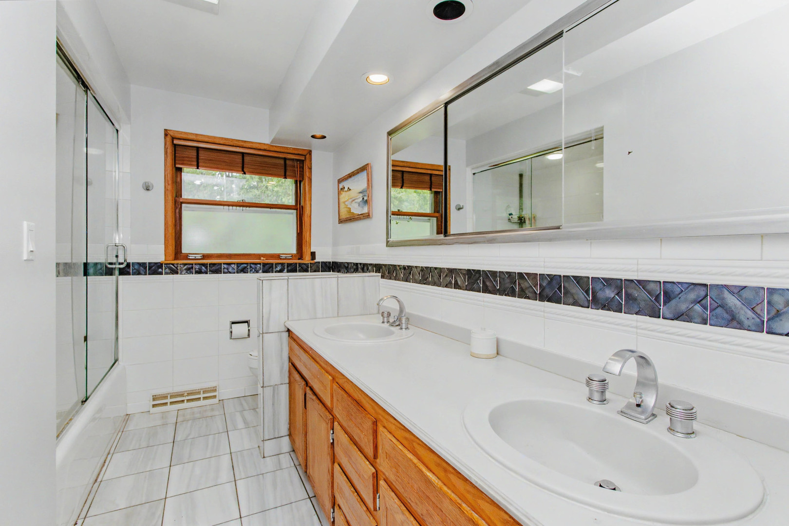 6503 N Longmeadow Avenue Property Photo 16