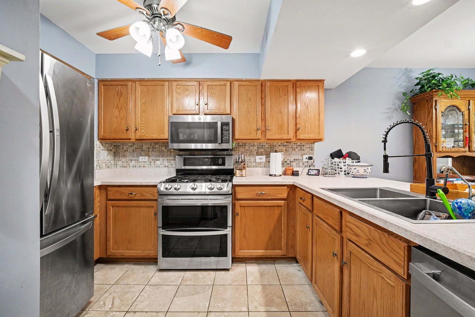 1724 Court Street Property Photo 5