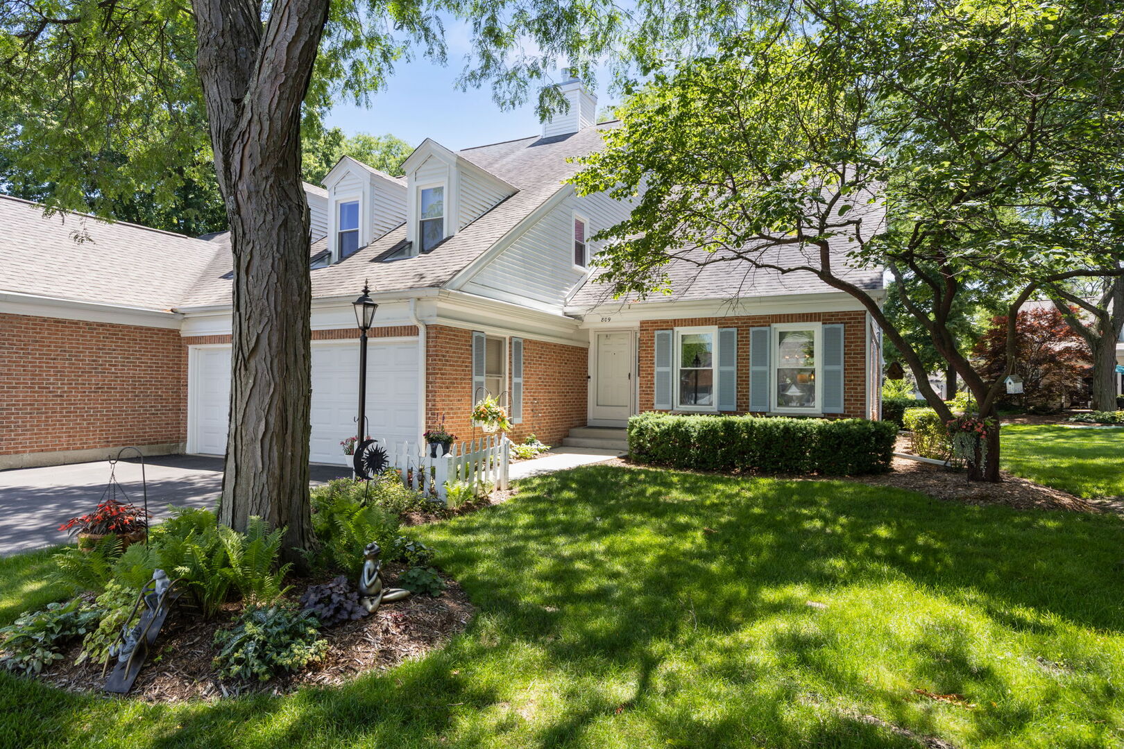 809 Willow Hills Lane Property Photo 1