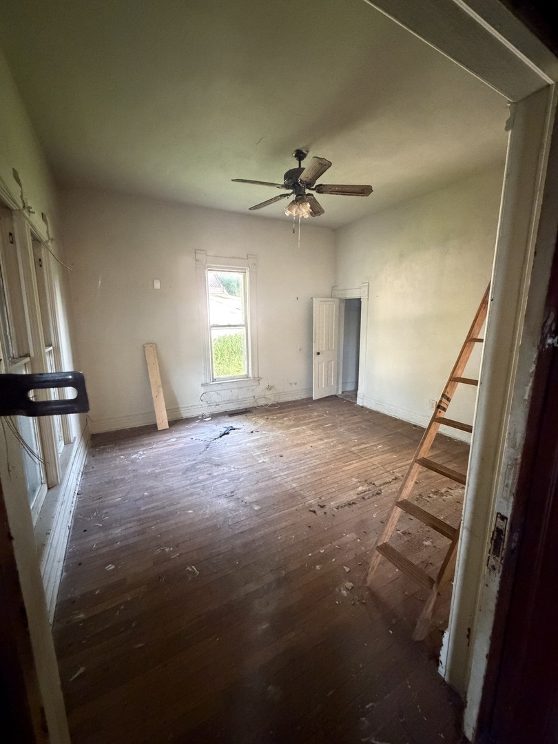 207 S Railroad Street Property Photo 8