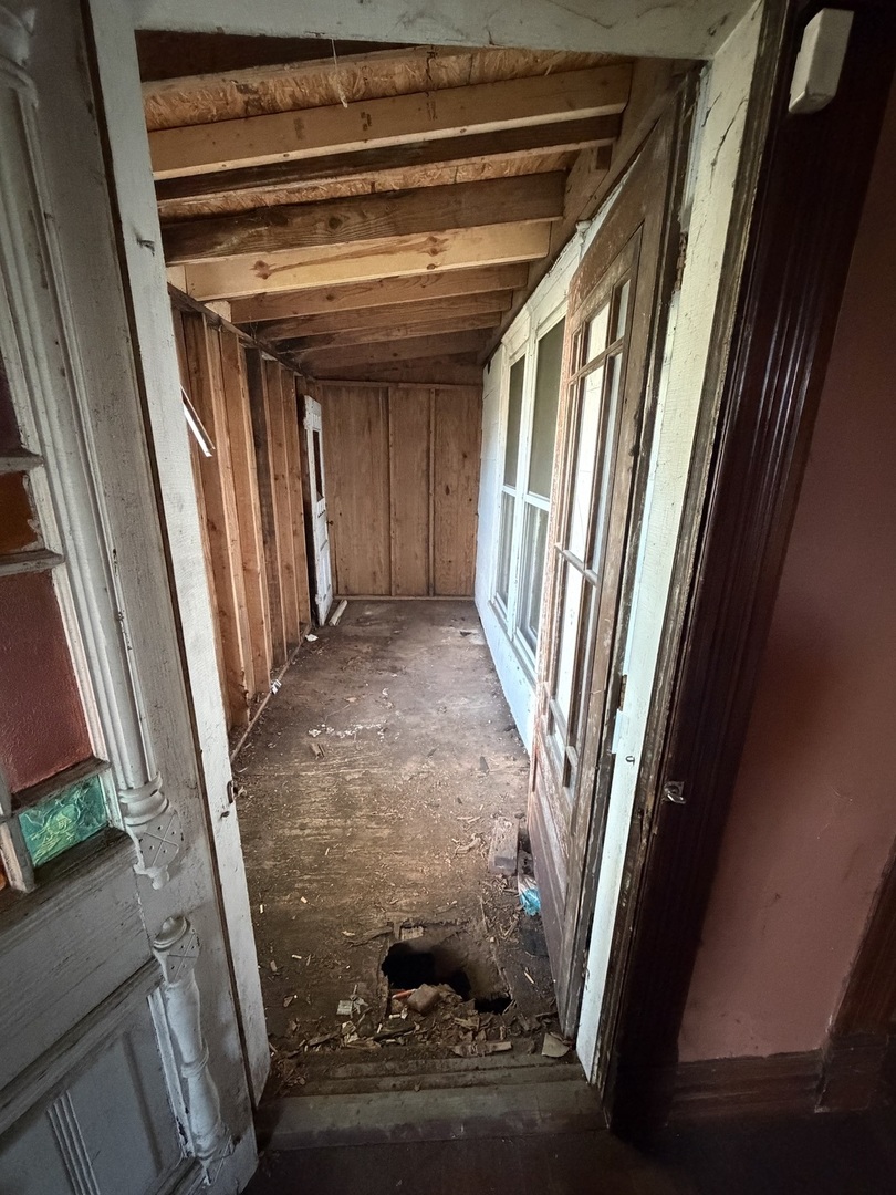 207 S Railroad Street Property Photo 9