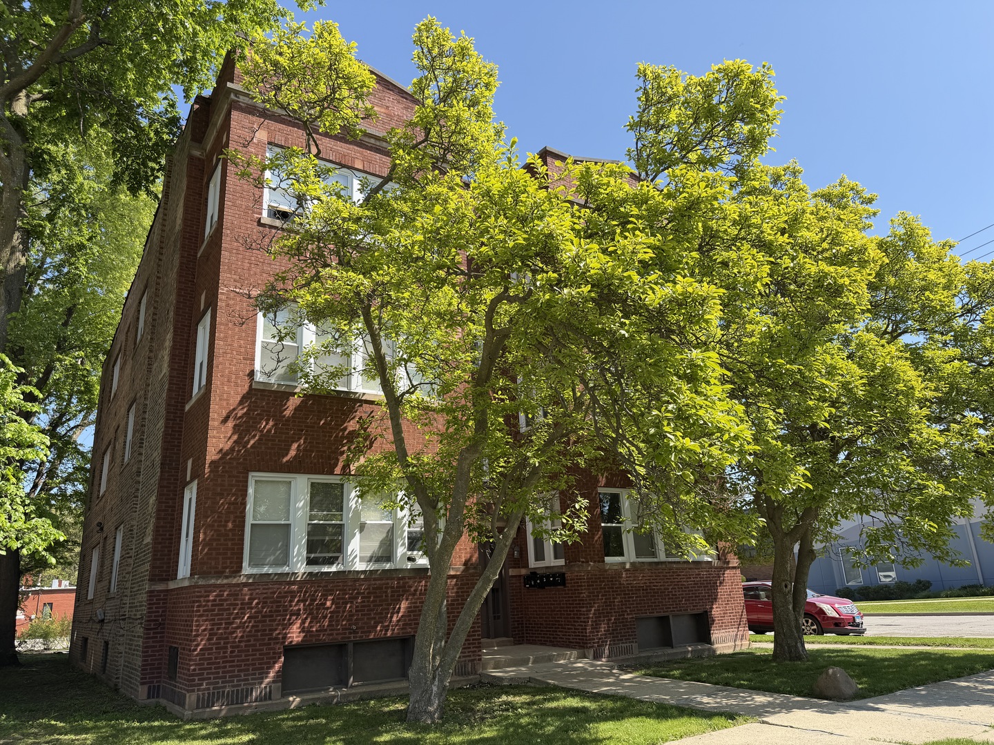 37 W 14th Place Property Photo 1