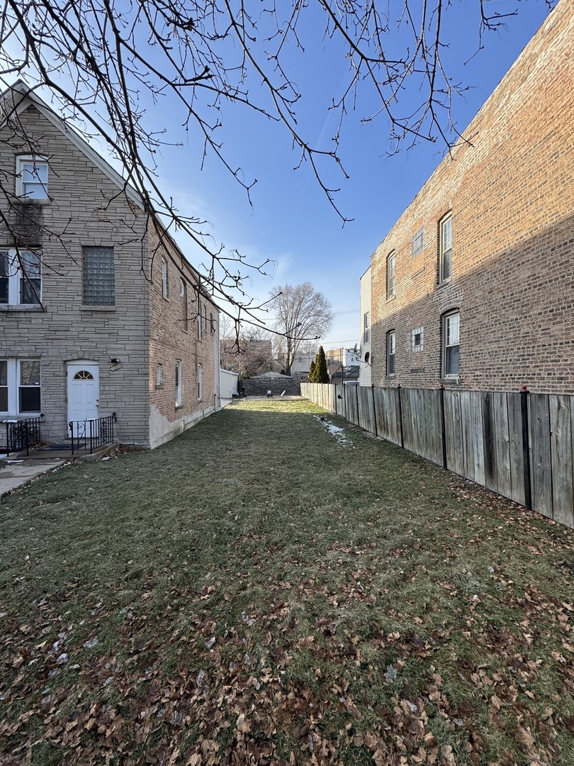 1410 N Avers Avenue Property Photo 1