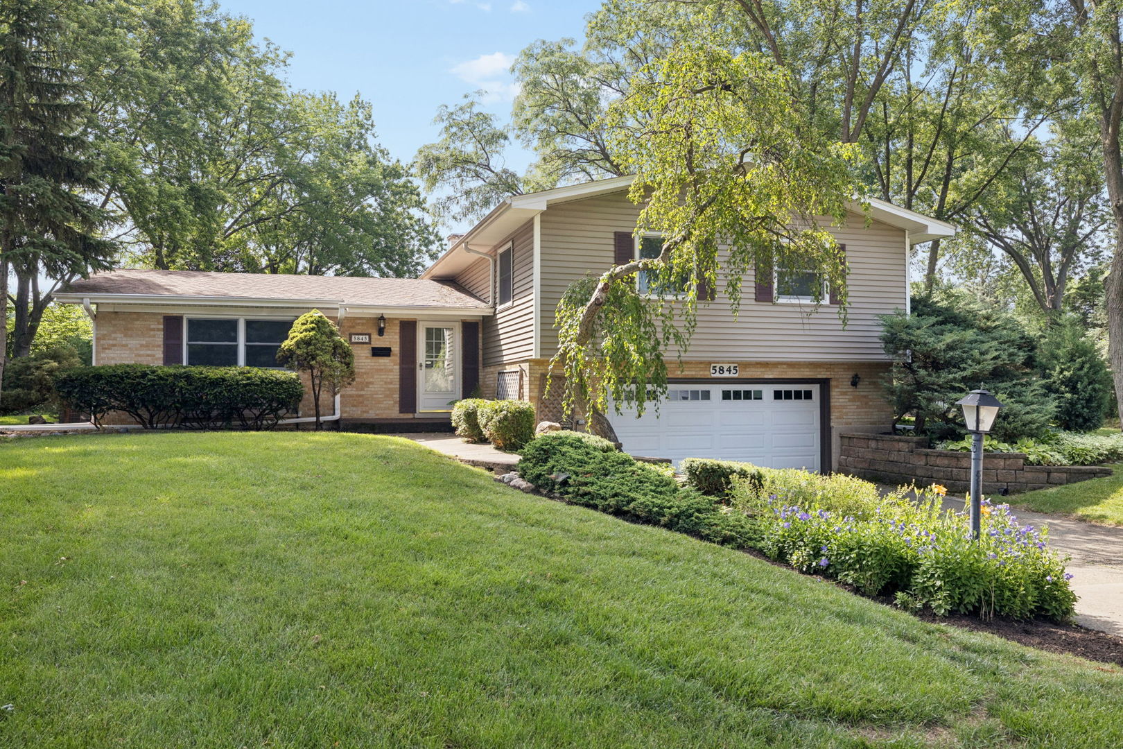 5845 Lenox Road Property Photo 1