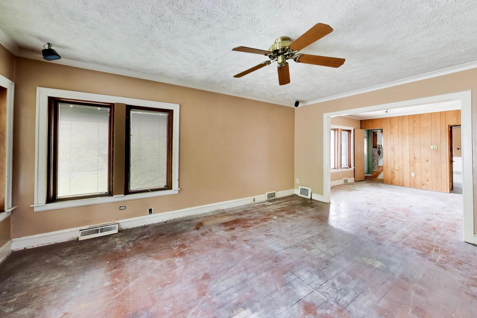 2451 Maple Street Property Photo 3
