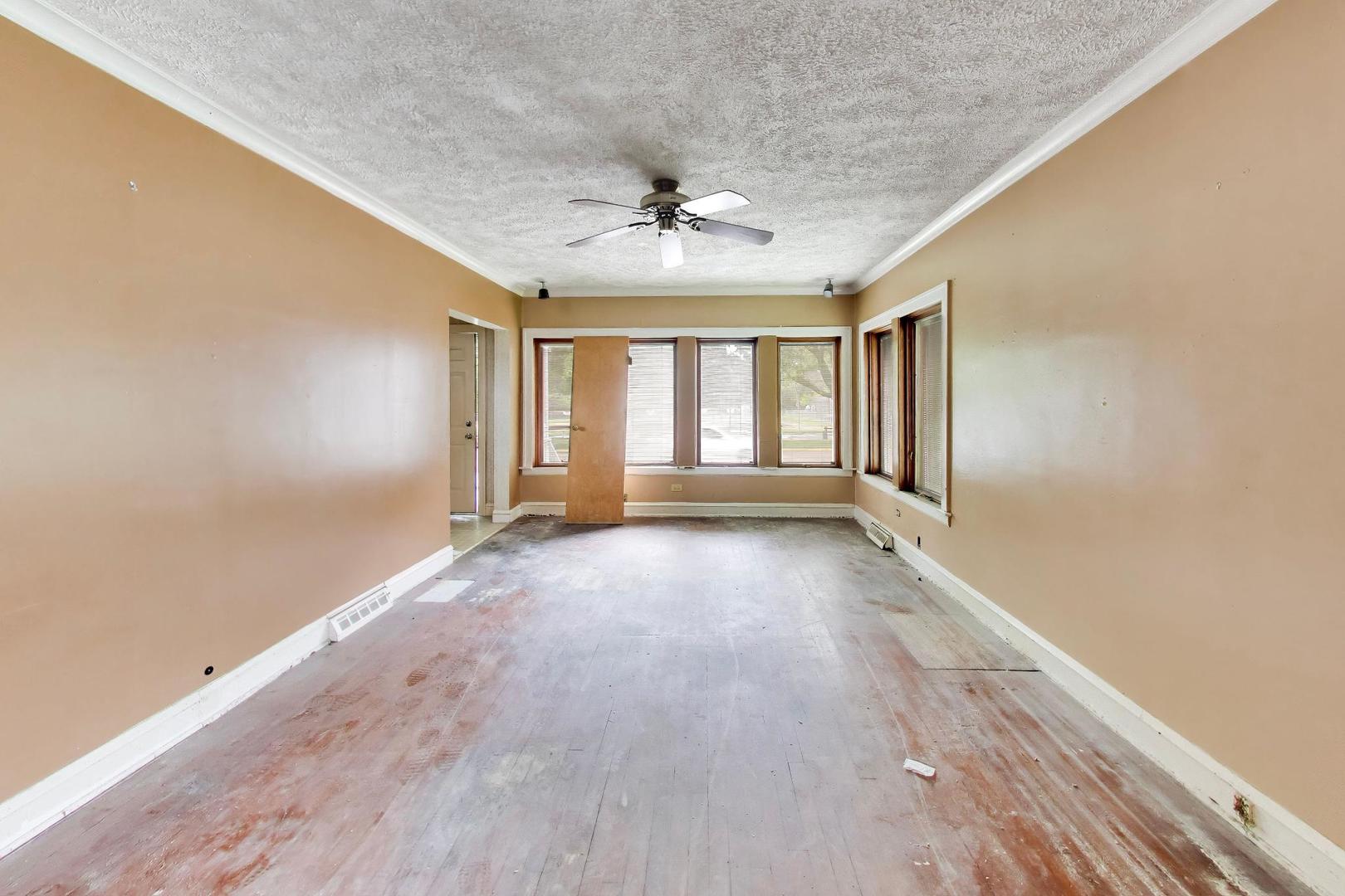 2451 Maple Street Property Photo 5