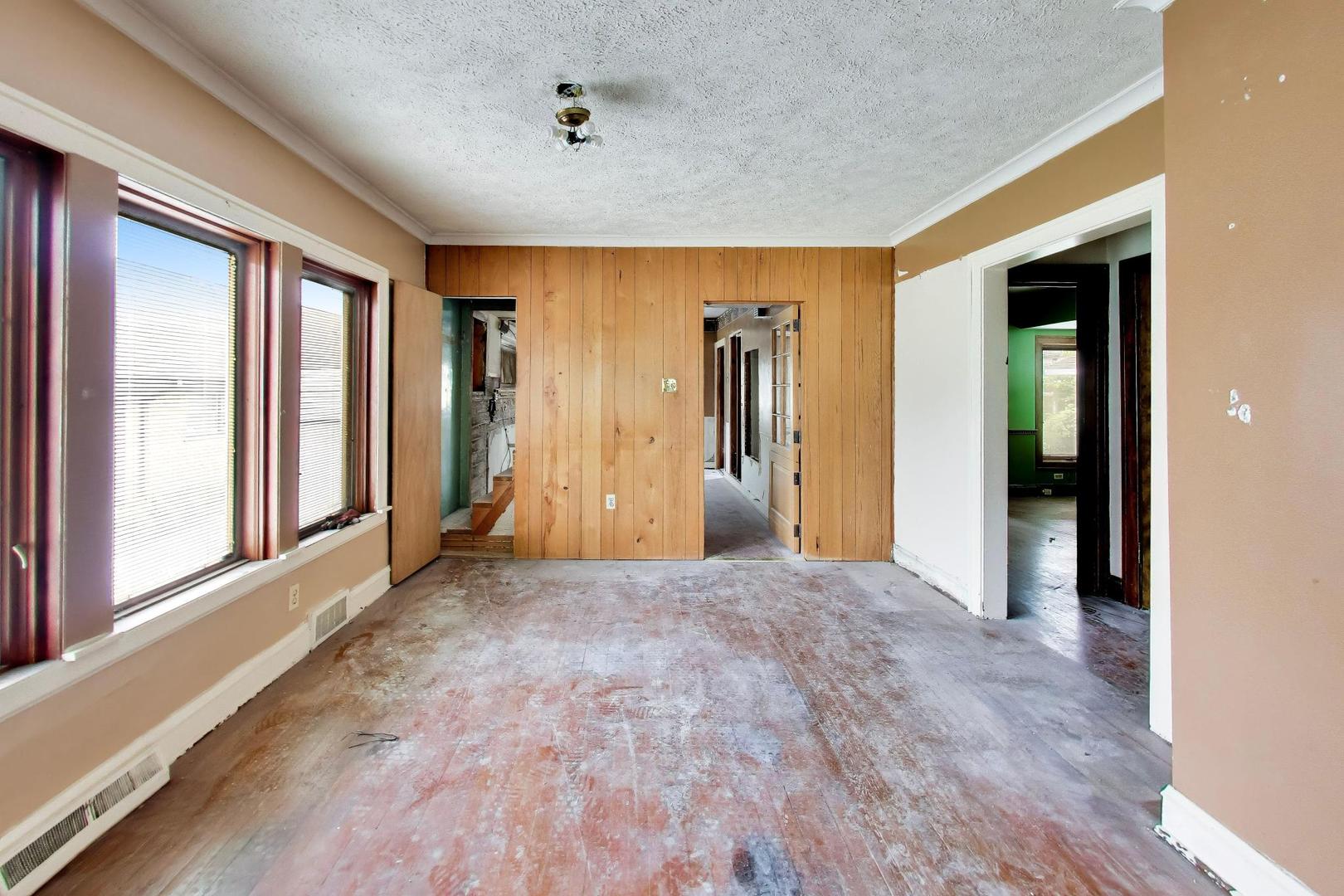 2451 Maple Street Property Photo 6