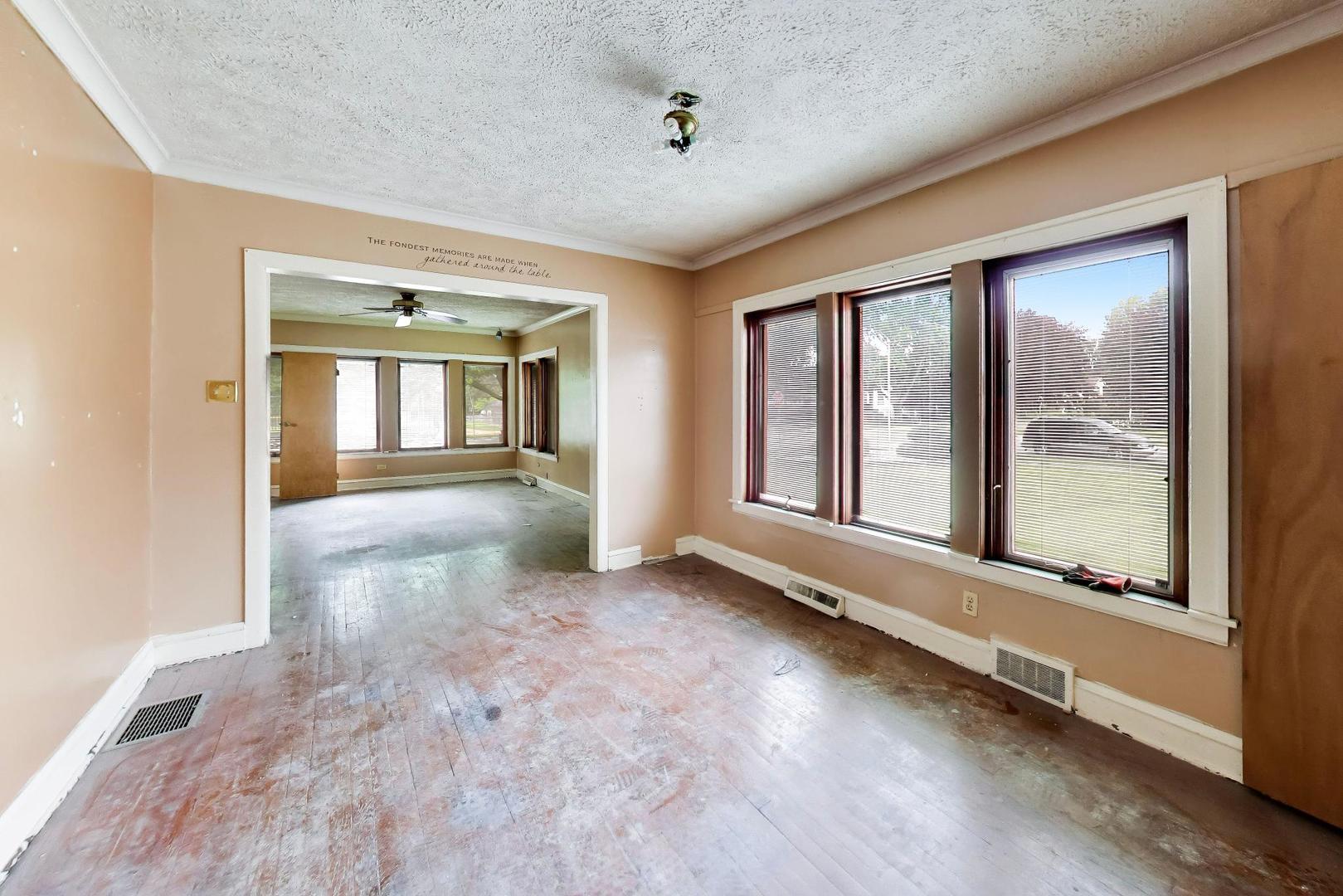 2451 Maple Street Property Photo 8