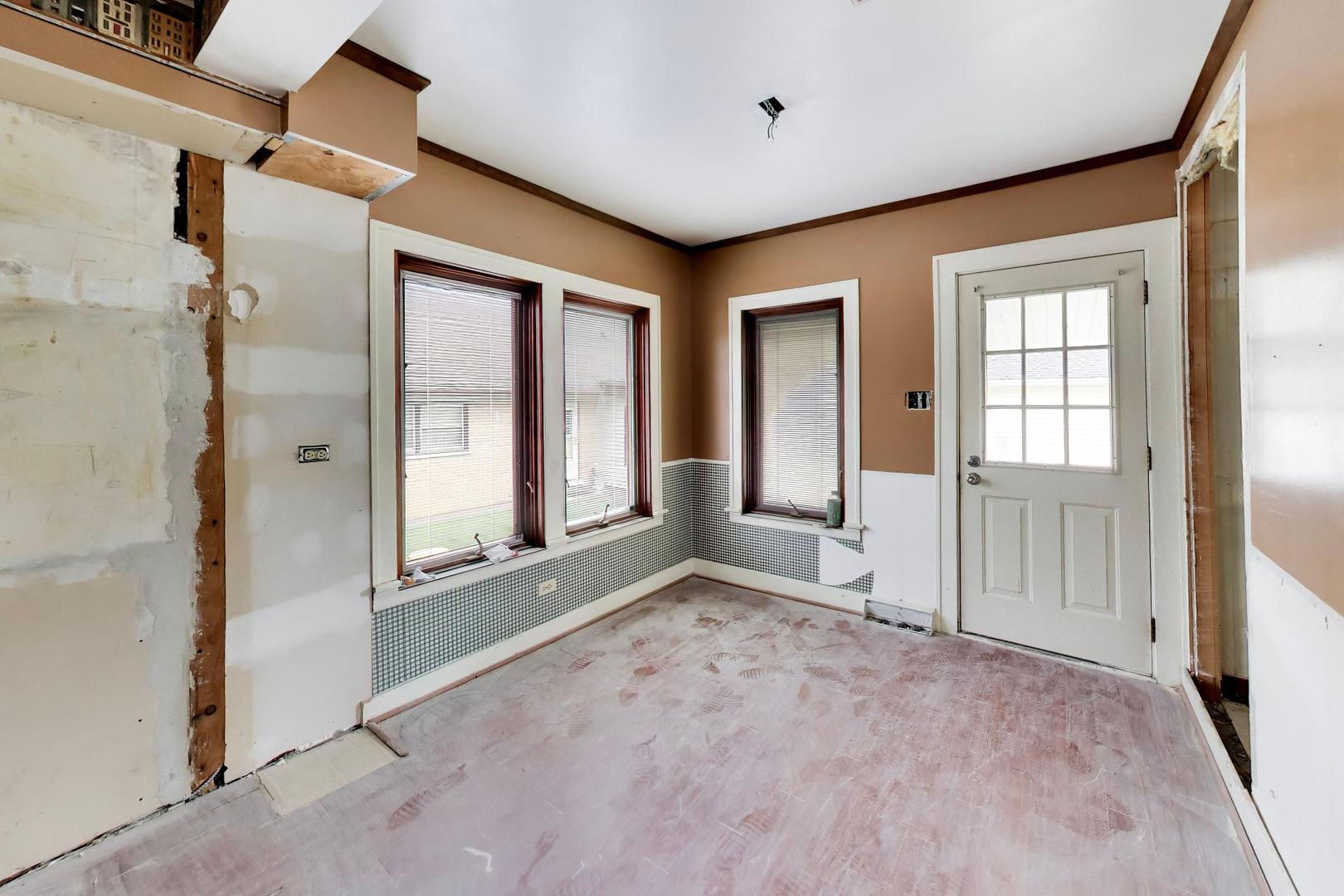 2451 Maple Street Property Photo 11
