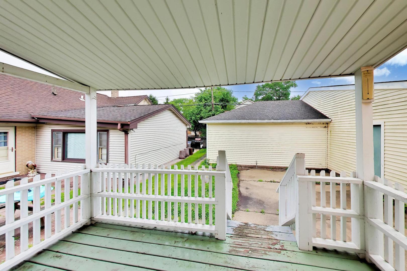 2451 Maple Street Property Photo 24