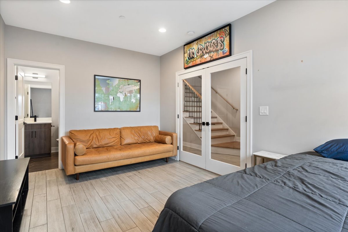 4442 S Drexel Boulevard G Property Photo 5
