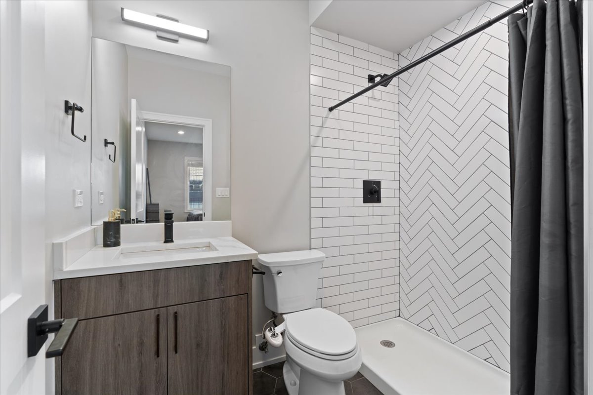 4442 S Drexel Boulevard G Property Photo 6