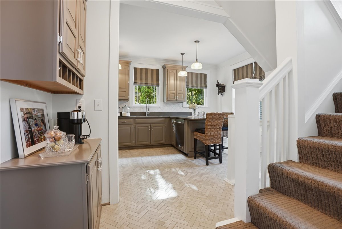1116 E Monroe Street Property Photo 13