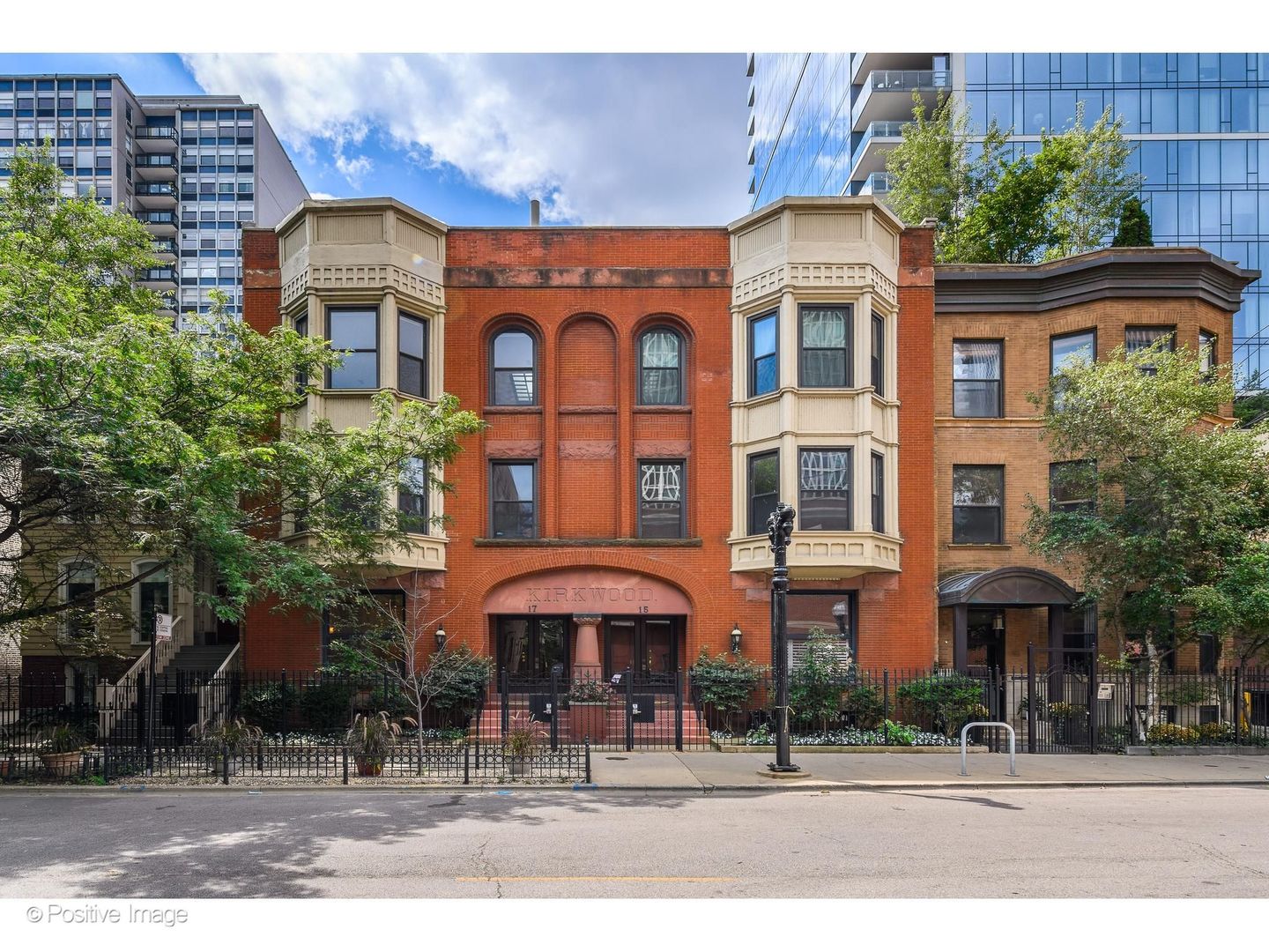 17 E Division Street 1E Property Photo 1