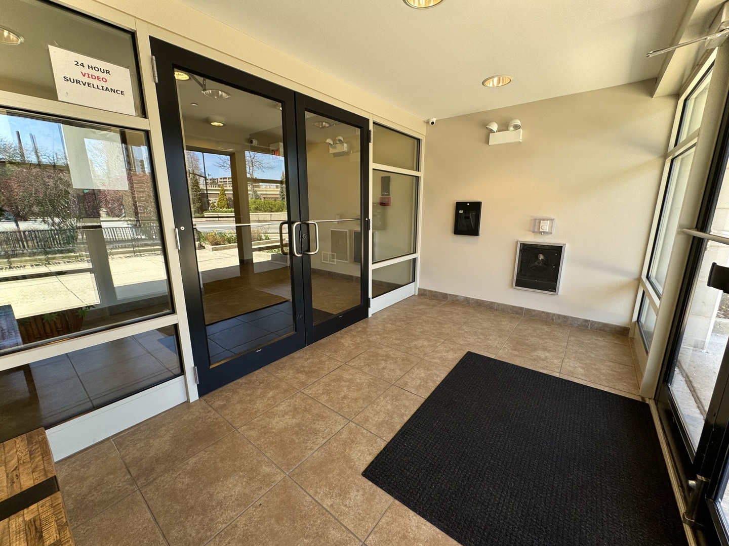 1075 W Roosevelt Road 305 Property Photo 6