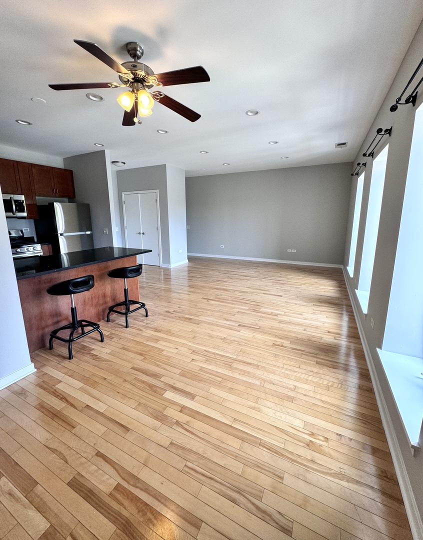 1075 W Roosevelt Road 305 Property Photo 12
