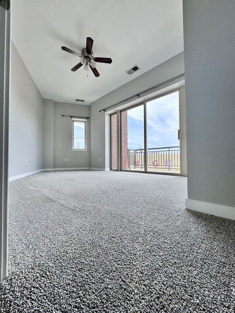 1075 W Roosevelt Road 305 Property Photo 17