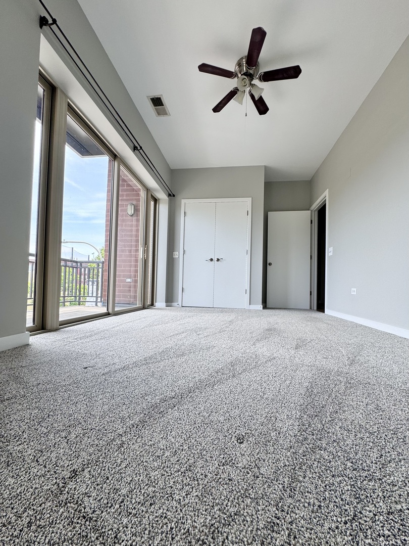 1075 W Roosevelt Road 305 Property Photo 18