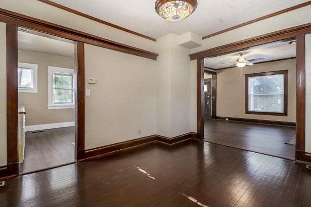 506 N Mclean Street Property Photo 6