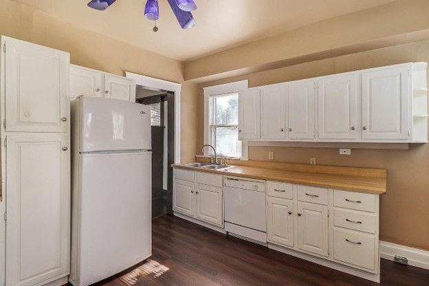 506 N Mclean Street Property Photo 7
