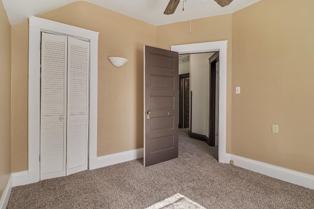 506 N Mclean Street Property Photo 13