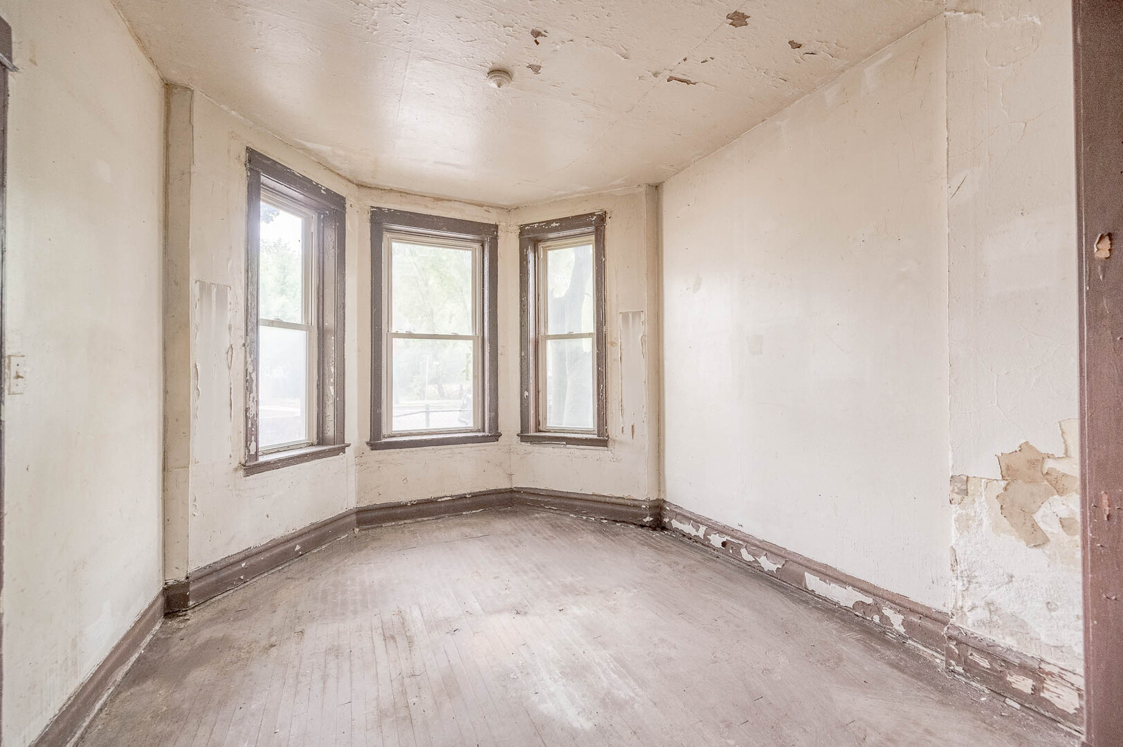 4019 W 16th Street Property Photo 2