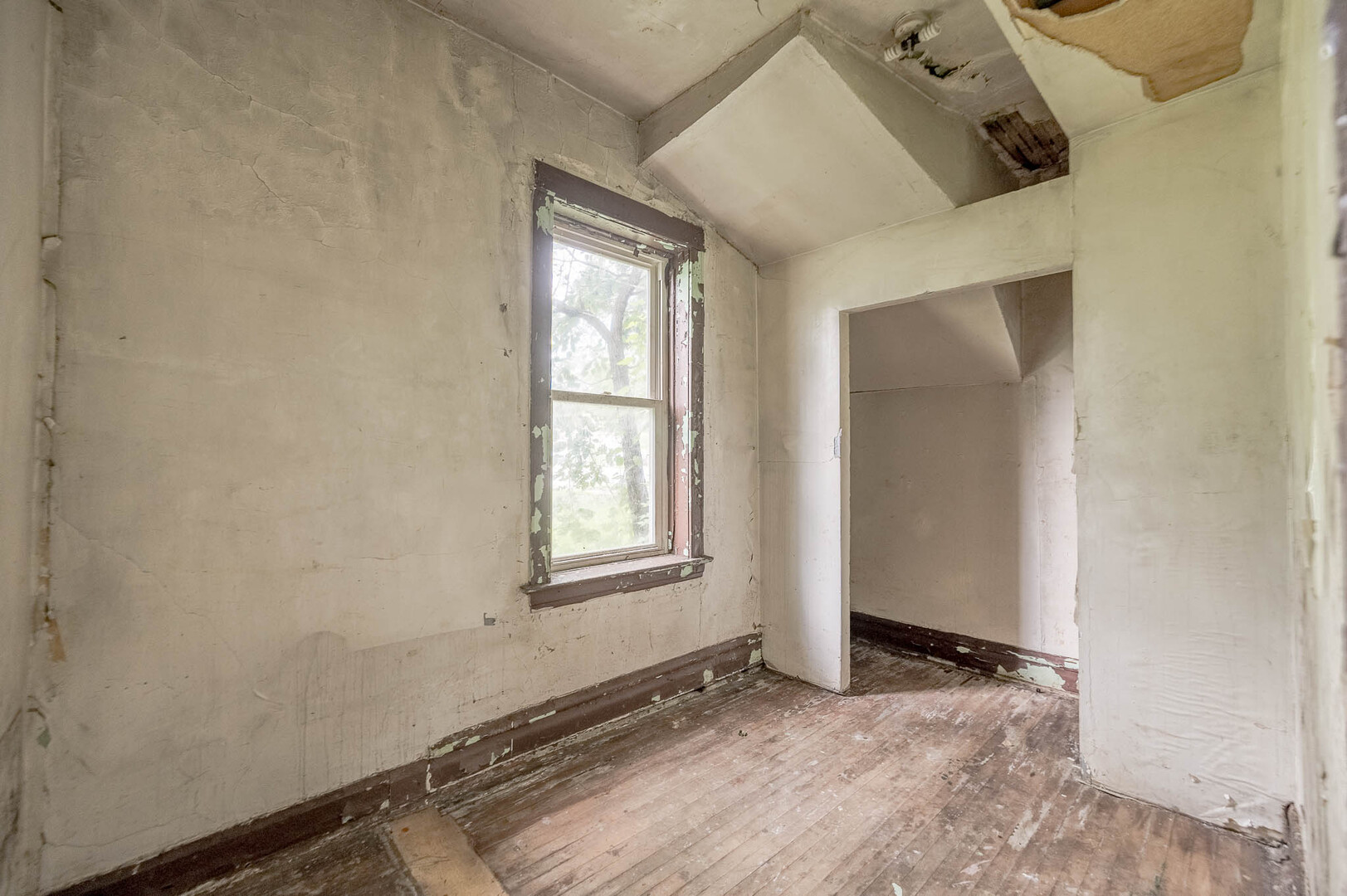 4019 W 16th Street Property Photo 4