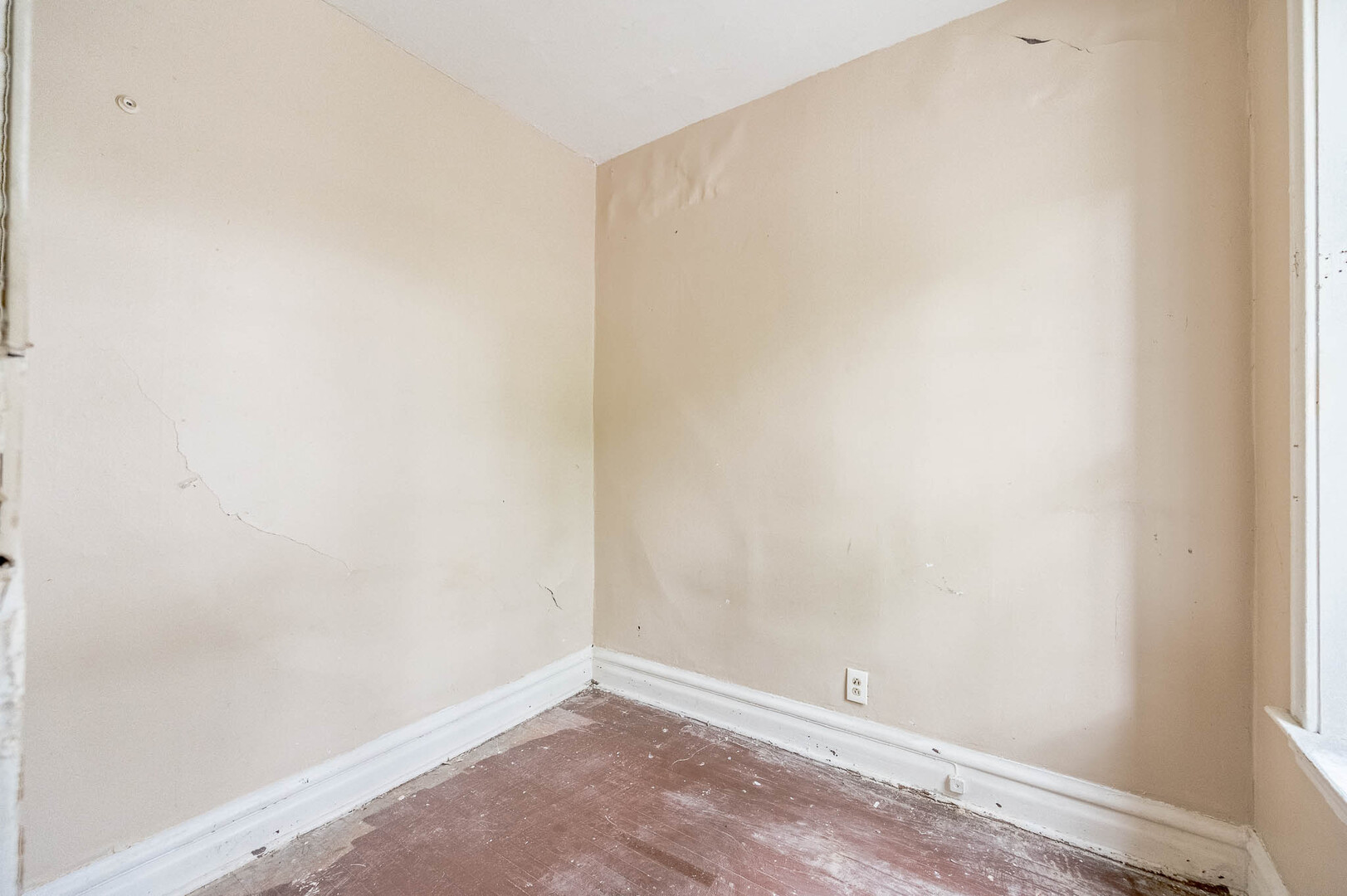4019 W 16th Street Property Photo 7