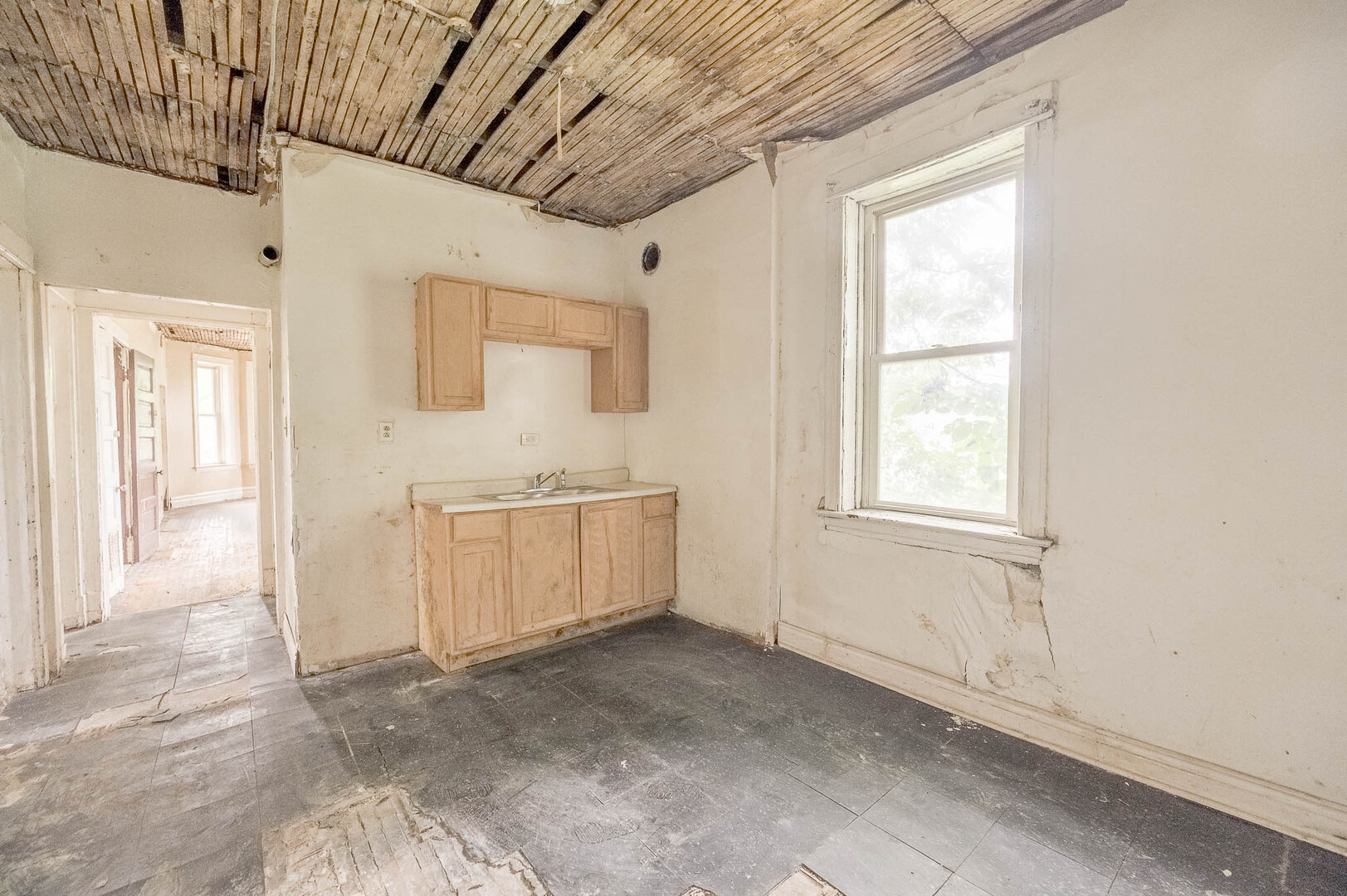 4019 W 16th Street Property Photo 8