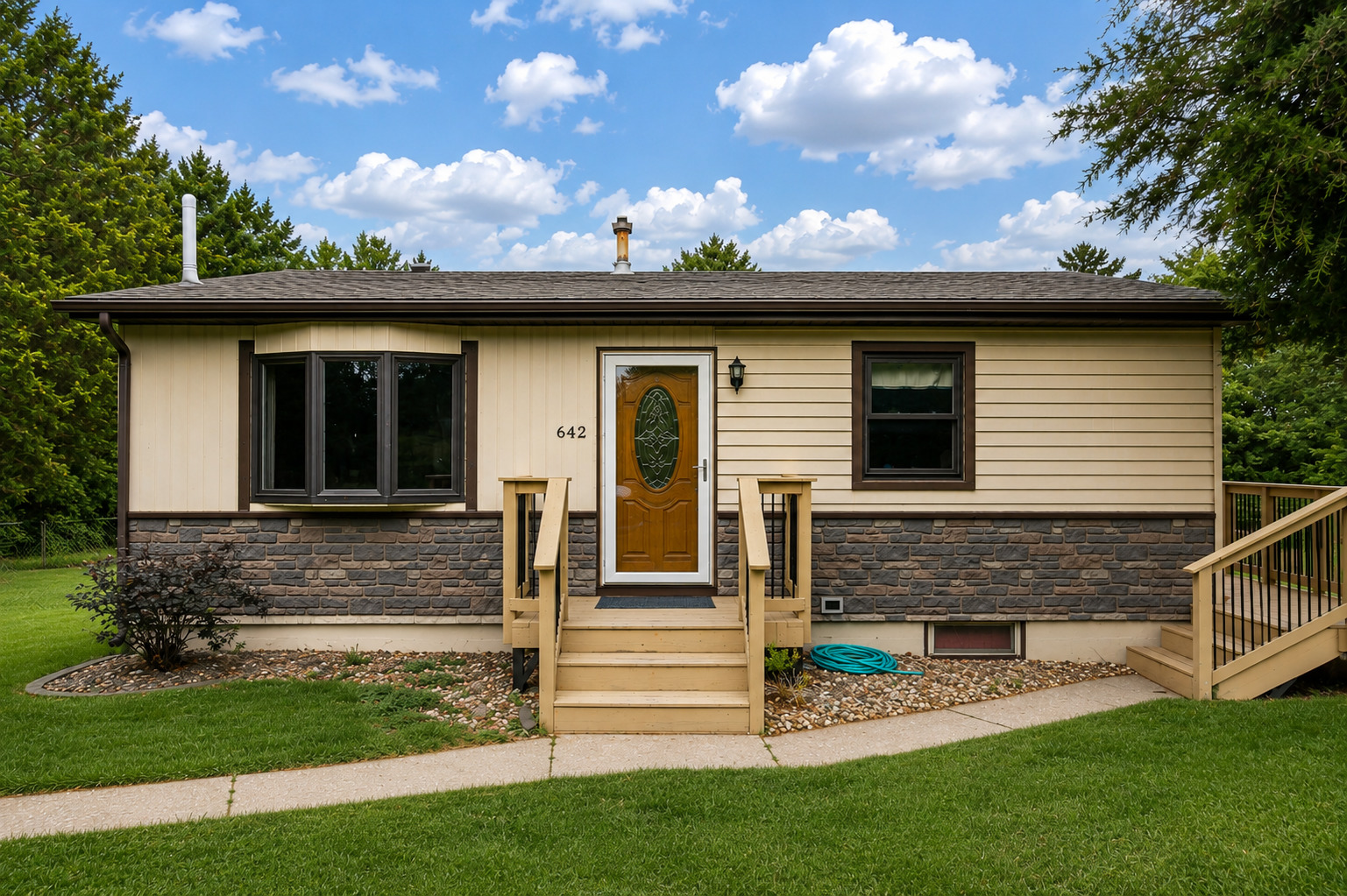 642 8th Street Property Photo 1