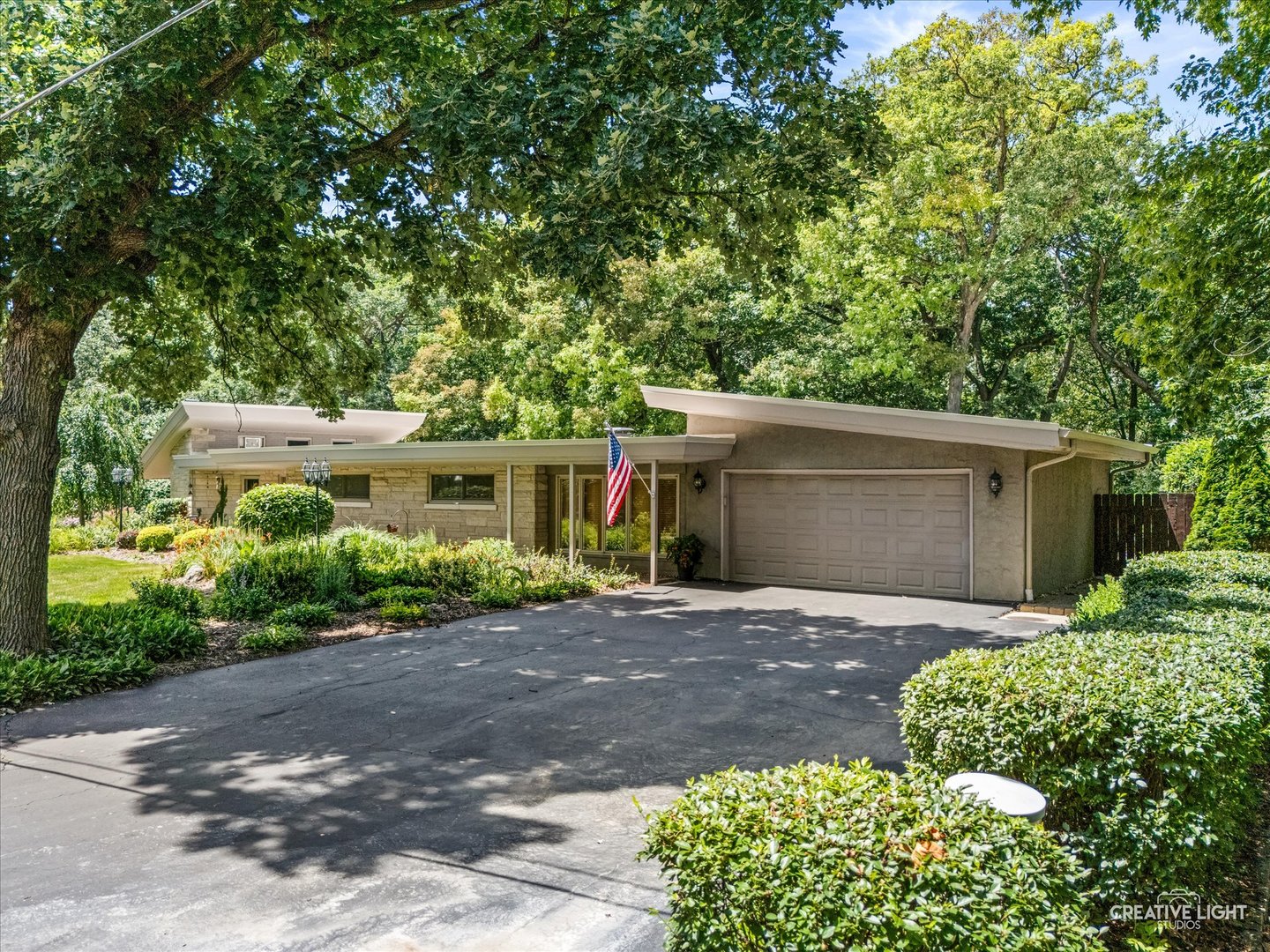 24127 W Oak Lane Property Photo 1