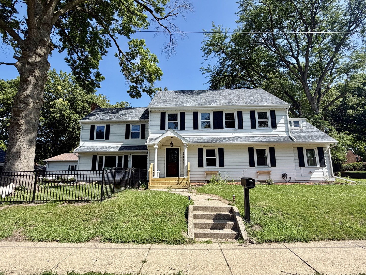 1501 1st Avenue Property Photo 1