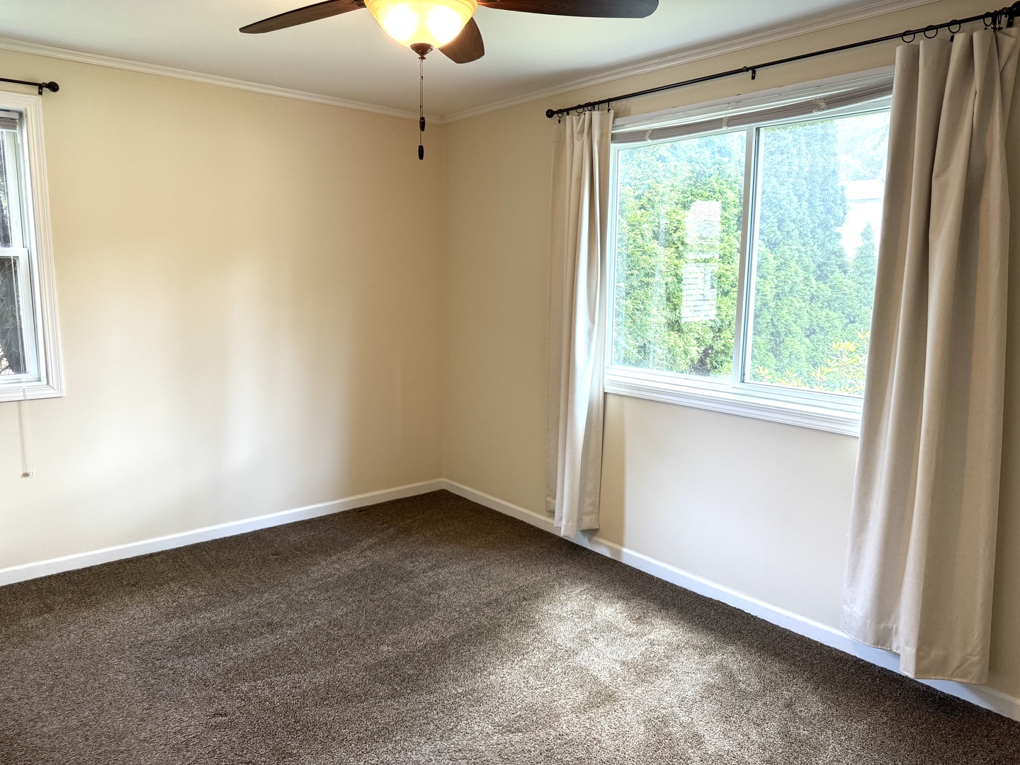 630 E Rockland Road Property Photo 14