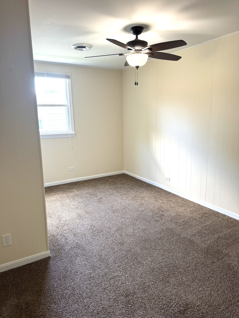 630 E Rockland Road Property Photo 16