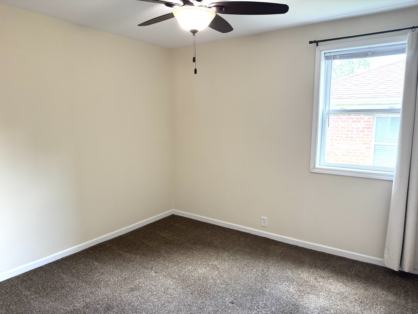 630 E Rockland Road Property Photo 18