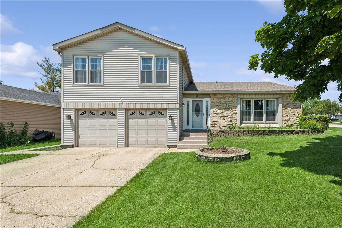 8 Auburn Drive Property Photo 1