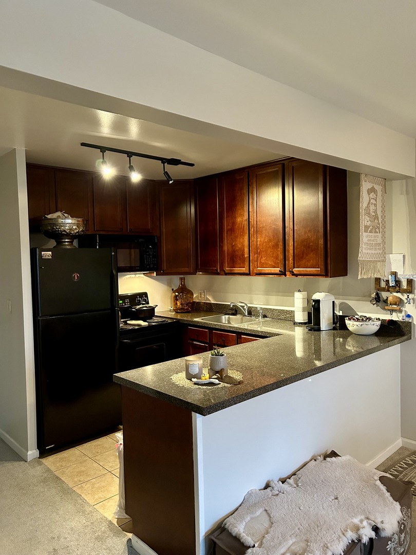 5811 Oakwood Drive F Property Photo 7