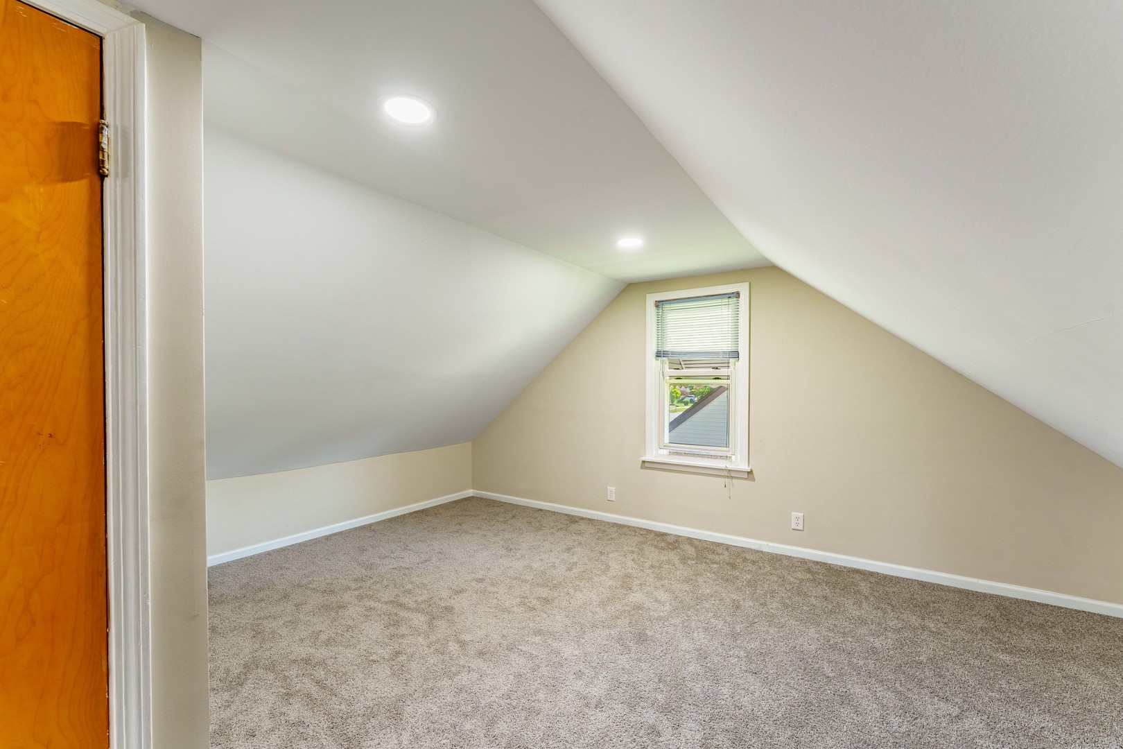 7805 Suburban Lane Property Photo 13