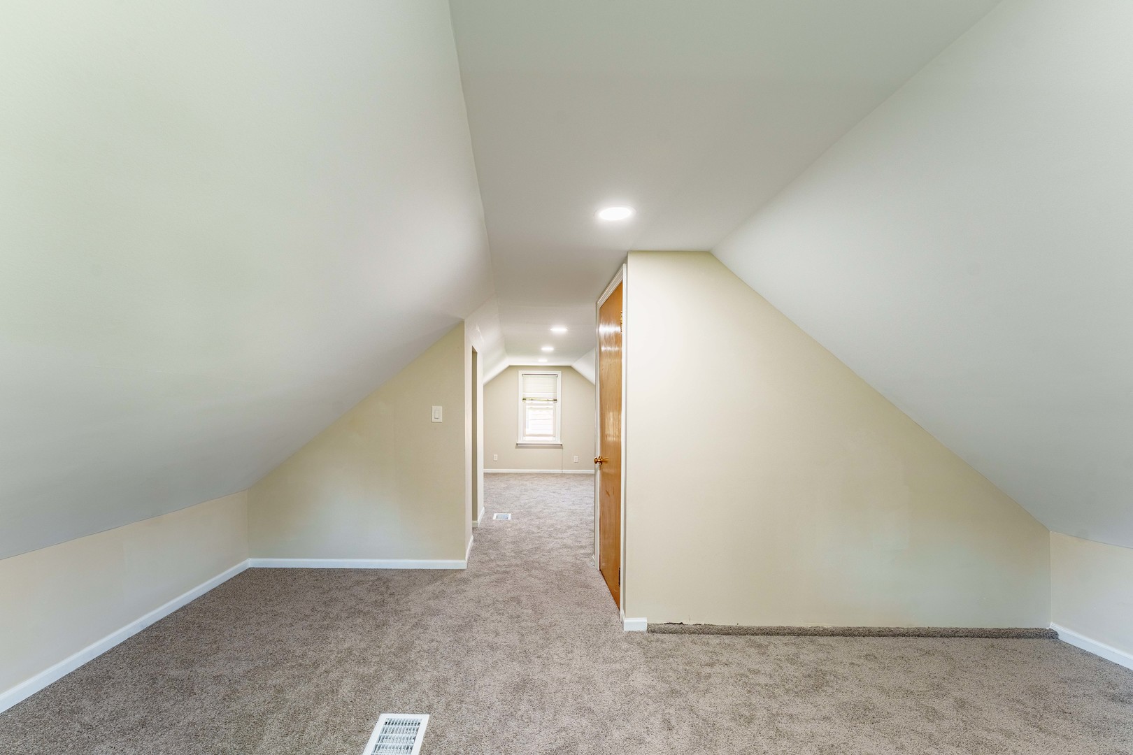 7805 Suburban Lane Property Photo 15