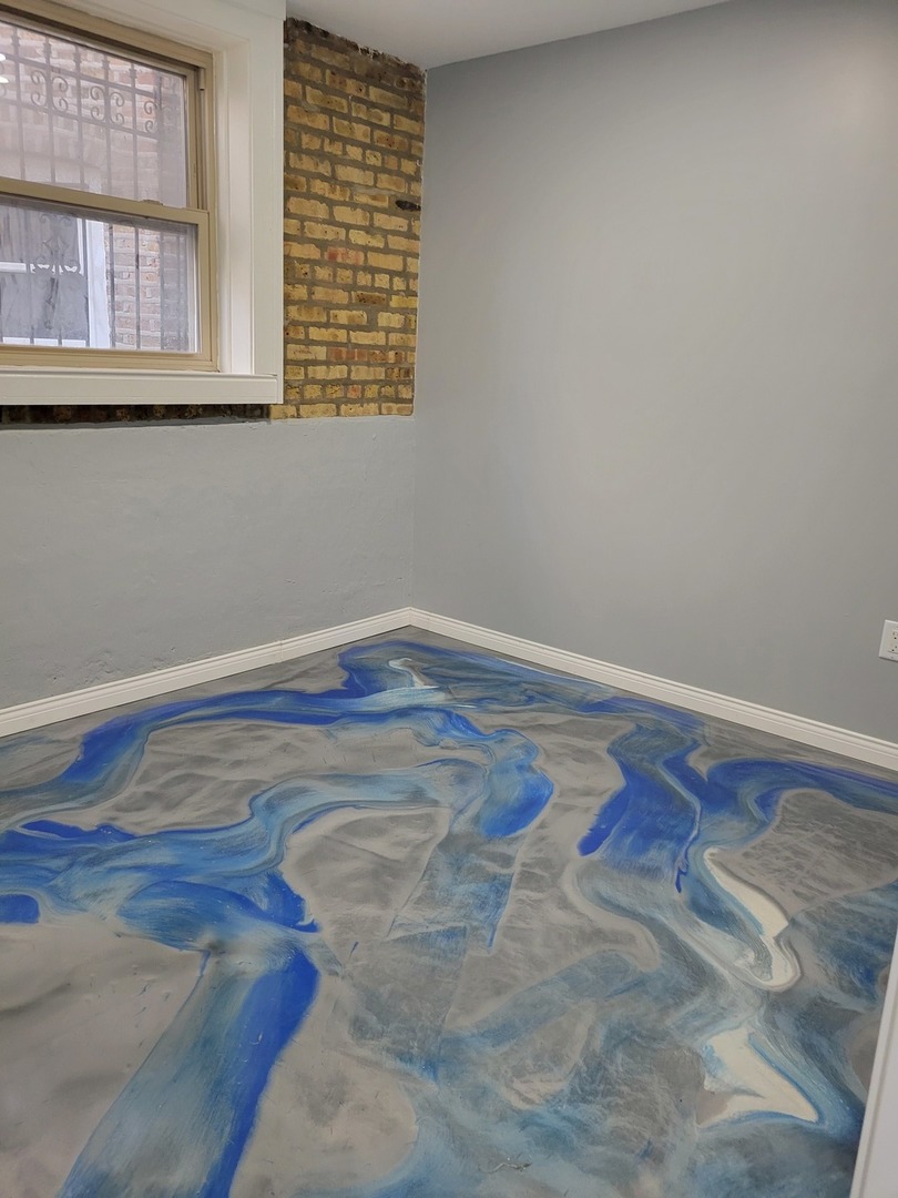 2419 N Kostner Avenue Garden Property Photo 7