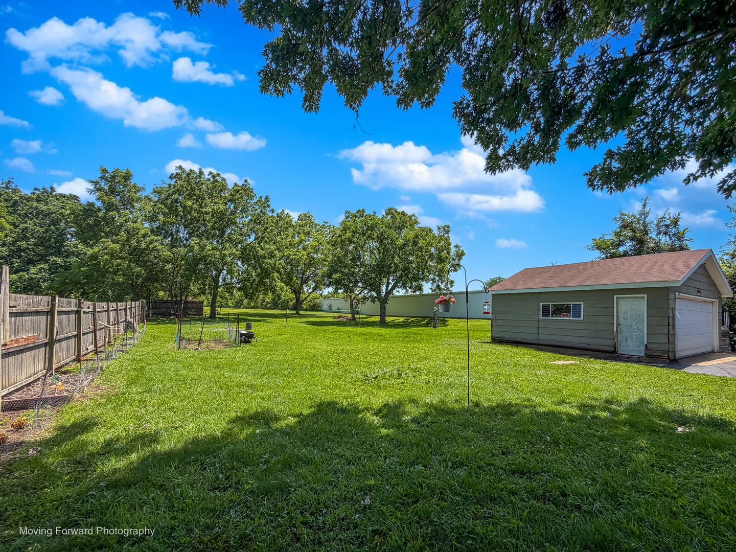 7s201 N Eola Road Property Photo 3