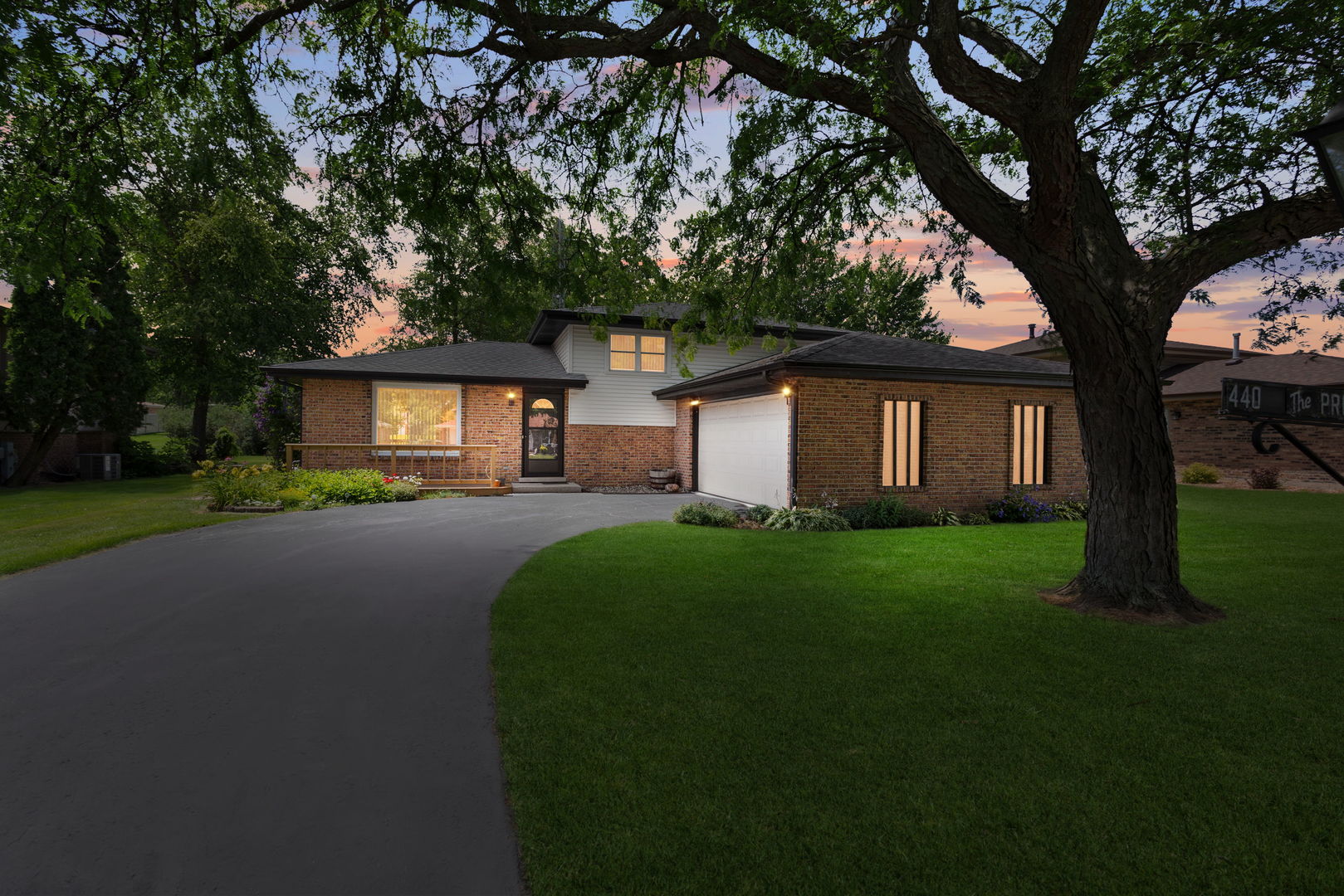 440 Manor Drive Property Photo 1