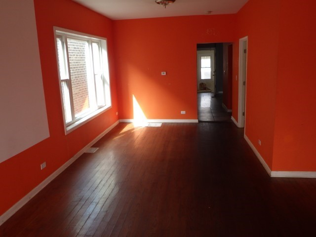 7916 S East End Avenue Property Photo 8