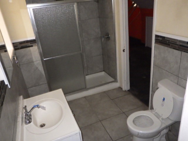 7916 S East End Avenue Property Photo 15