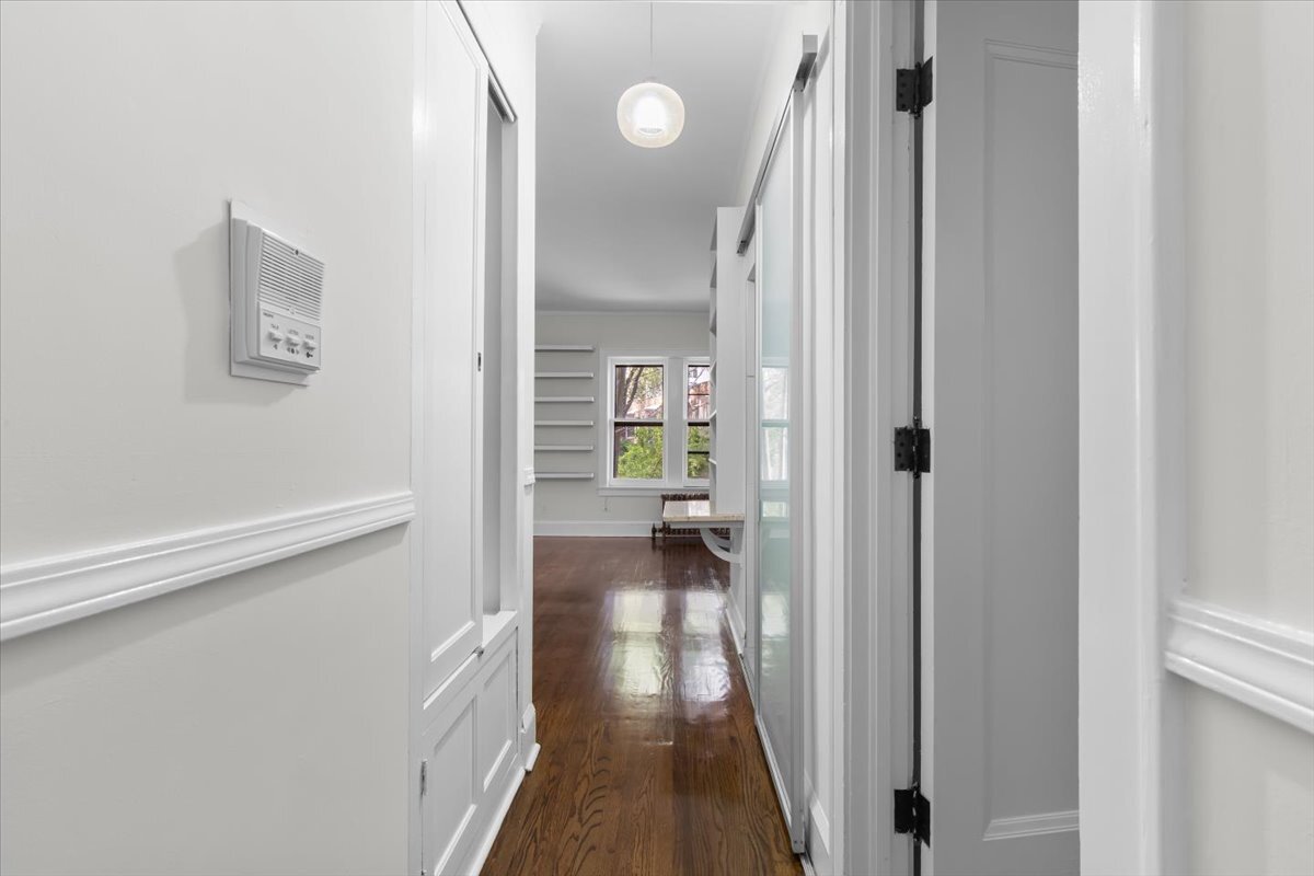 1633 E Hyde Park Boulevard 1d Property Photo 3